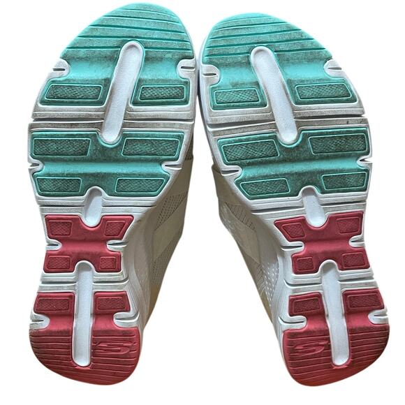 Skechers Women's 10 White Arch Fit‎ Air Cooled Modern Rhythm Slip On Sneaker - Picture 9 of 9